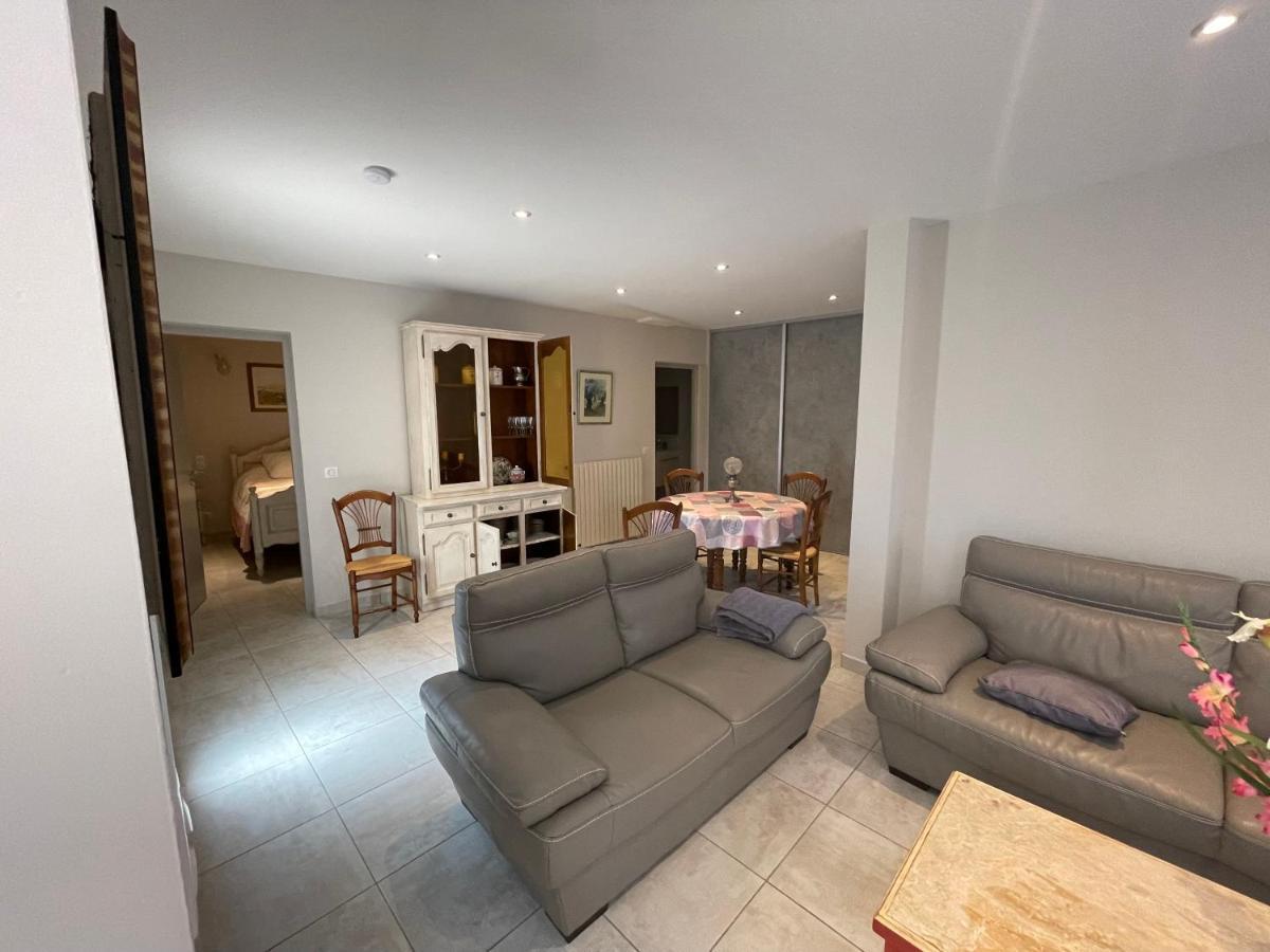 Petite Maison Pres Du Centre LʼIsle-sur-la-Sorgue Exteriör bild