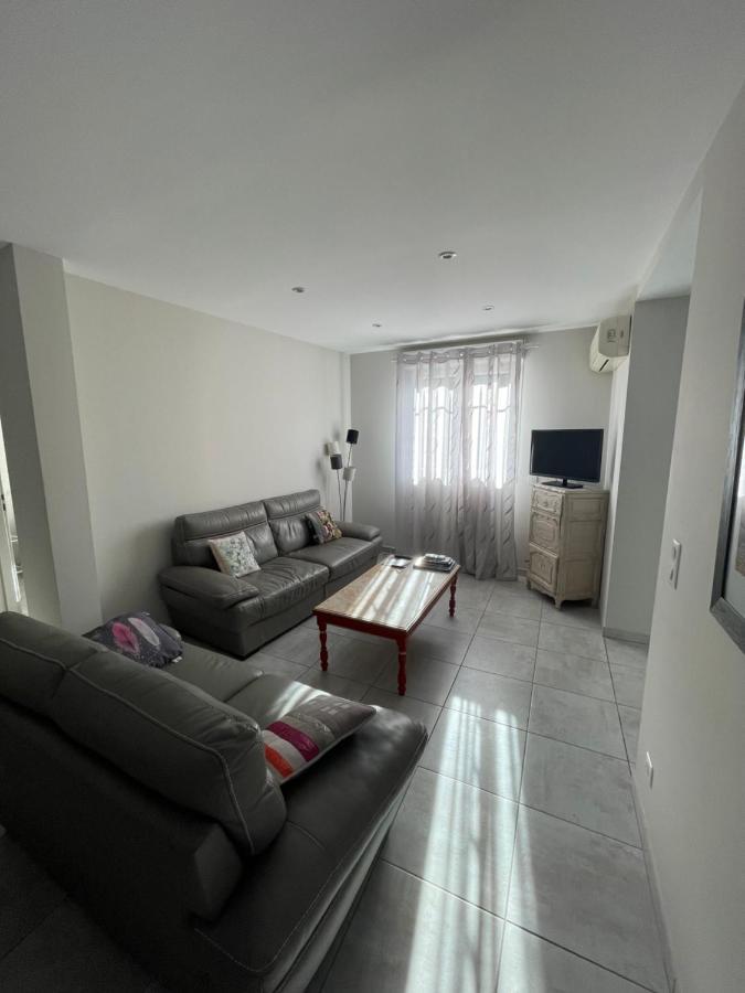 Petite Maison Pres Du Centre LʼIsle-sur-la-Sorgue Exteriör bild